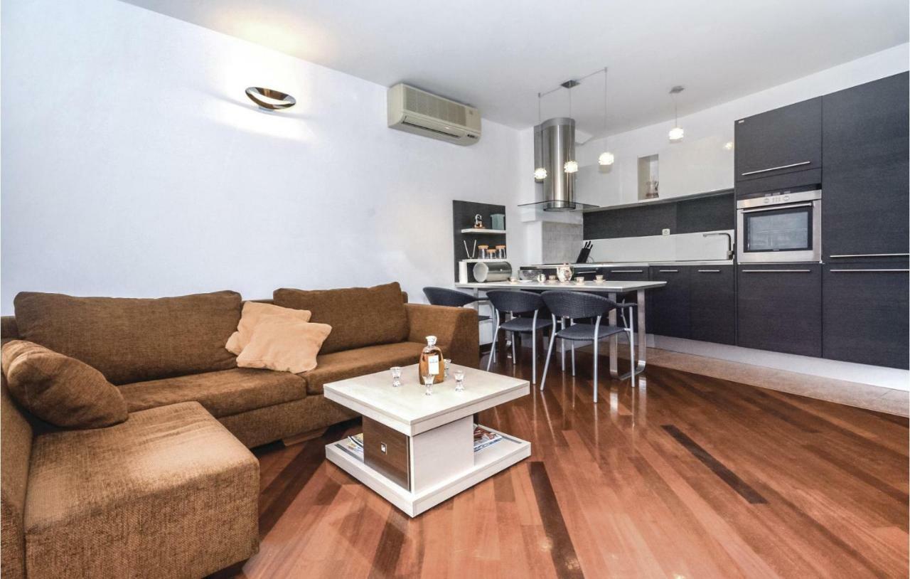 Nice Apartment In Split With Wifi Exterior foto